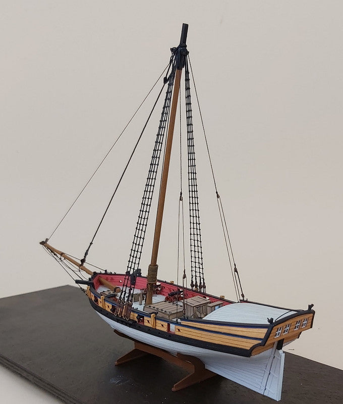 Photo of Armed Virginia Sloop American Privateer 1776 model kit by Seahorse, scale 1:100, showcasing detailed craftsmanship and historical design.