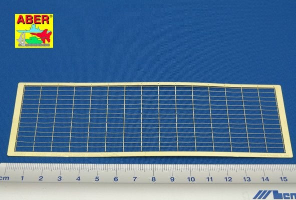 Photo of ABER Ship Chain Railing RE-200-07, 1:200 scale, featuring two horizontal bars and realistic chain details, 15 cm long, 7 pieces.