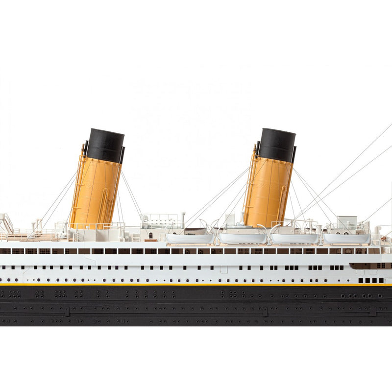 Photo of Amati Titanic 2025 Edition model kit, featuring realistic deck details, transparent domes, and photo-etched enhancements in 1:250 scale.