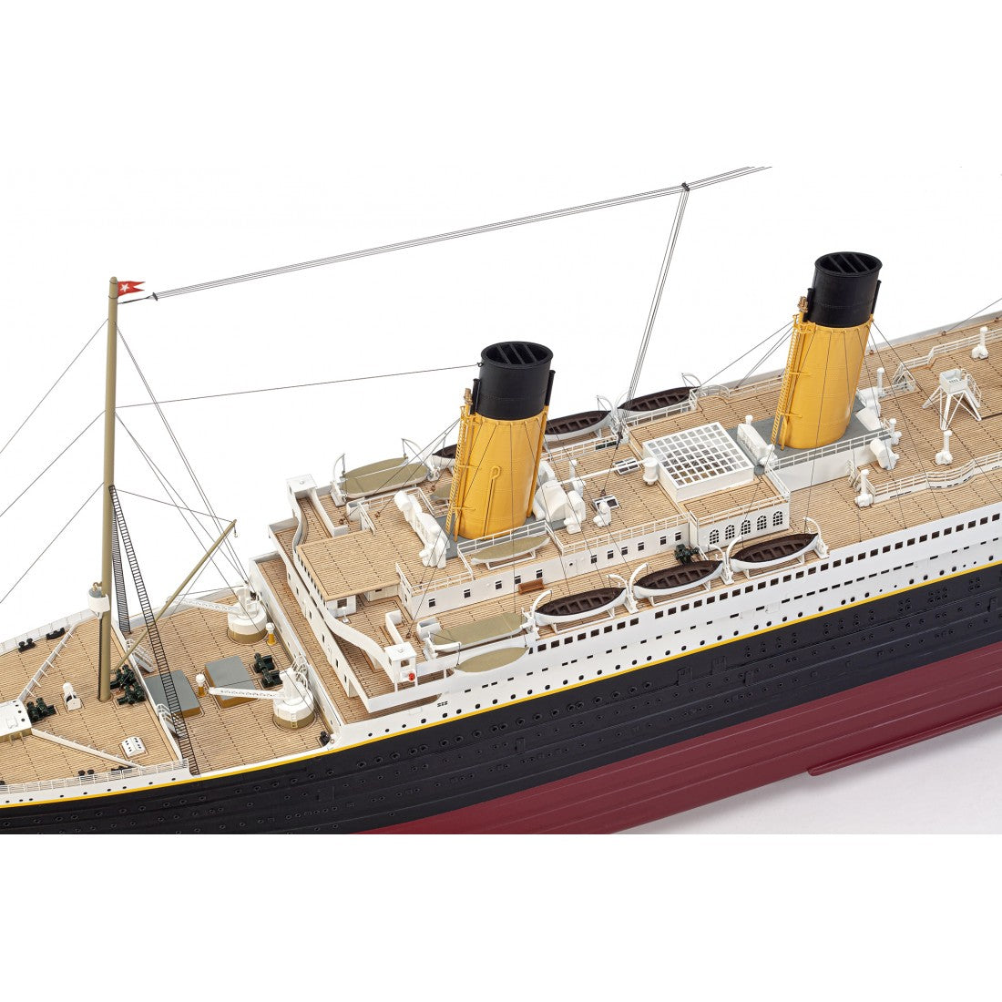 Photo of Amati Titanic 2025 Edition model kit, featuring realistic deck details, transparent domes, and photo-etched enhancements in 1:250 scale.