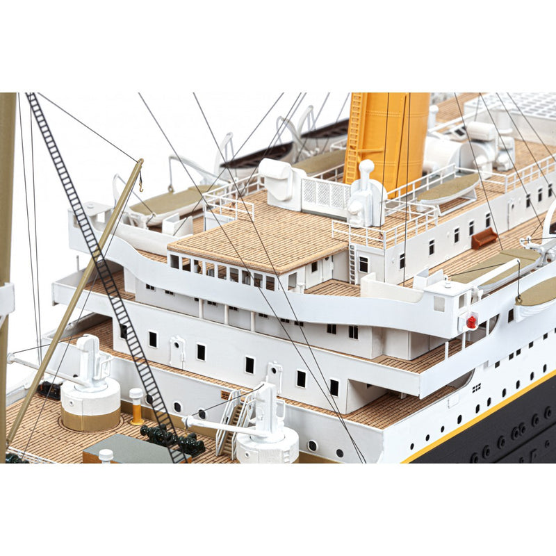 Photo of Amati Titanic 2025 Edition model kit, featuring realistic deck details, transparent domes, and photo-etched enhancements in 1:250 scale.