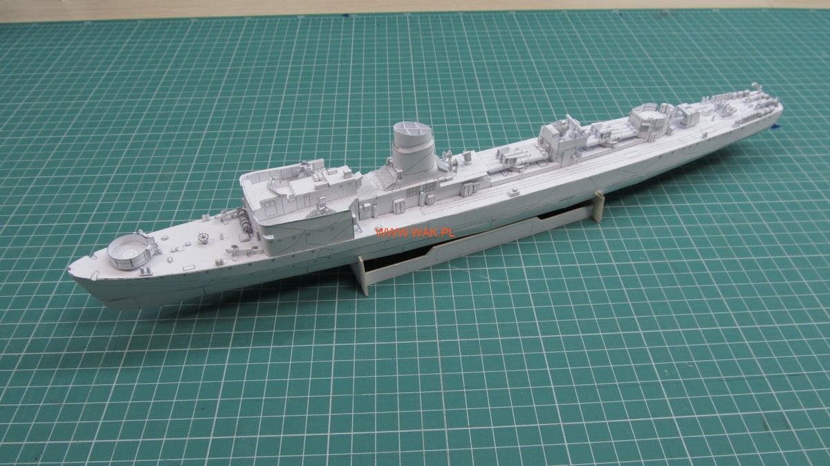 Image of WAK Publishing's Torpedoboot T13 1:200 scale card model kit, showcasing the detailed and historically accurate design of the German torpedo boat.