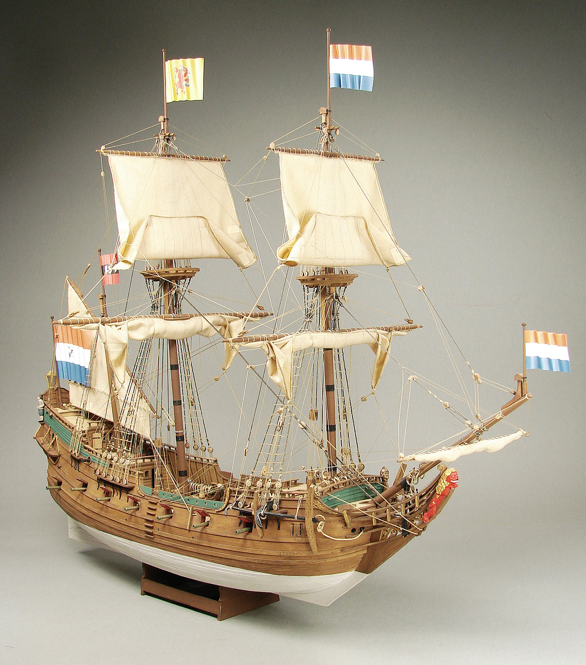 Image of the PAPEGOJAN Card Model Kit from Shipyard, showcasing the detailed laser-cut frame and high-quality card components for an authentic model shipbuilding experience.